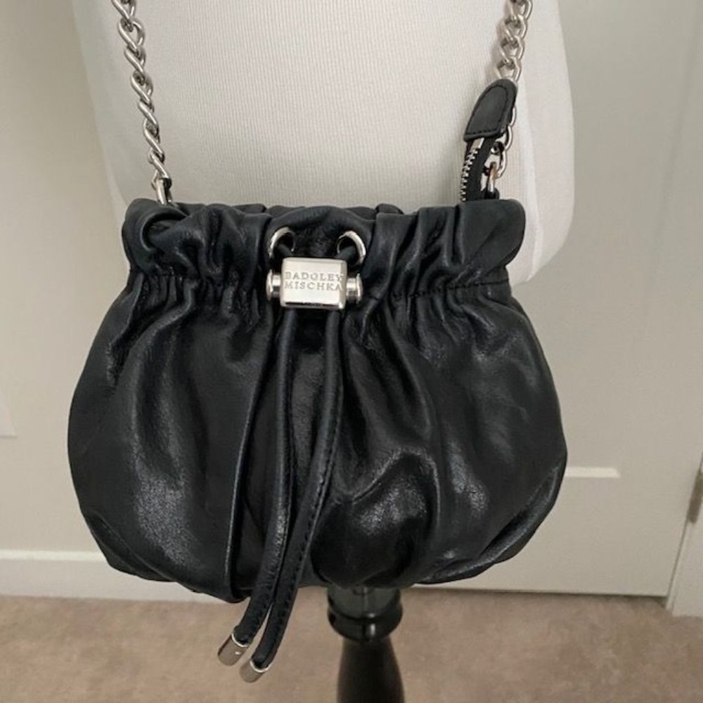 Badgley Mischka small black leather bucket bag with silver hardware EUC!